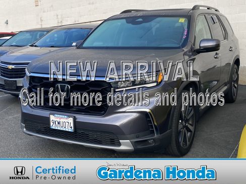 Used 2024 Honda Pilot Touring image 1