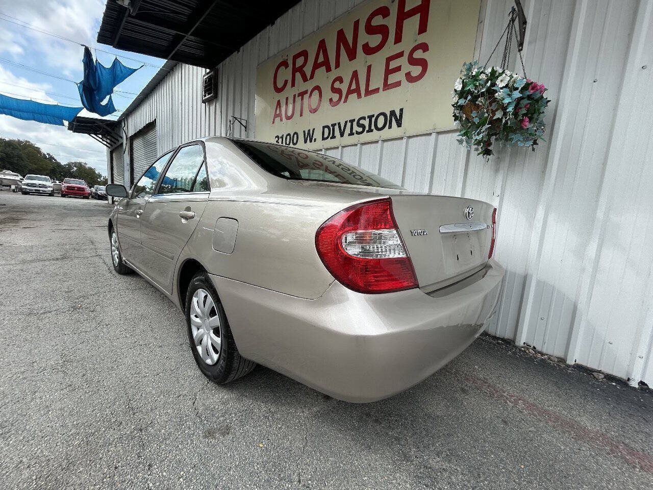 Used 2004 Toyota Camry LE FWD image 2