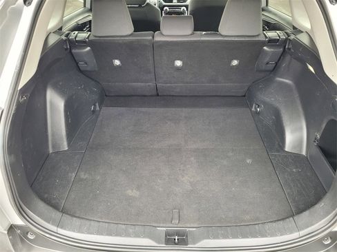 Used 2022 Toyota RAV4 XLE image 9