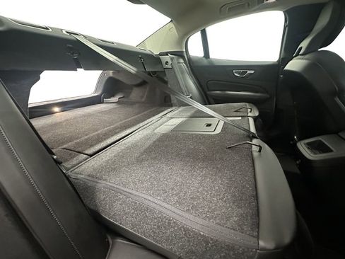 Used 2020 Volvo S60 T5 Momentum FWD image 13