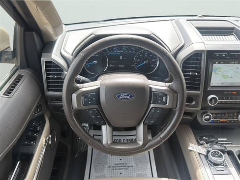 Used 2018 Ford Expedition Max XLT w/ Equipment Group 202A AWD/4WD image 25