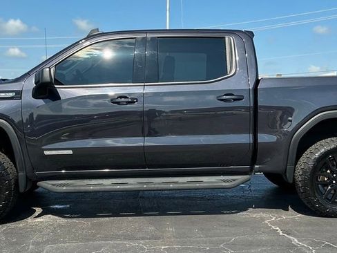 Used 2023 GMC Sierra 1500 Elevation w/ X31 Off-Road Package AWD/4WD image 10
