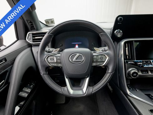 Used 2022 Lexus LX 600 4WD w/ Accessory Package (Z1) image 11