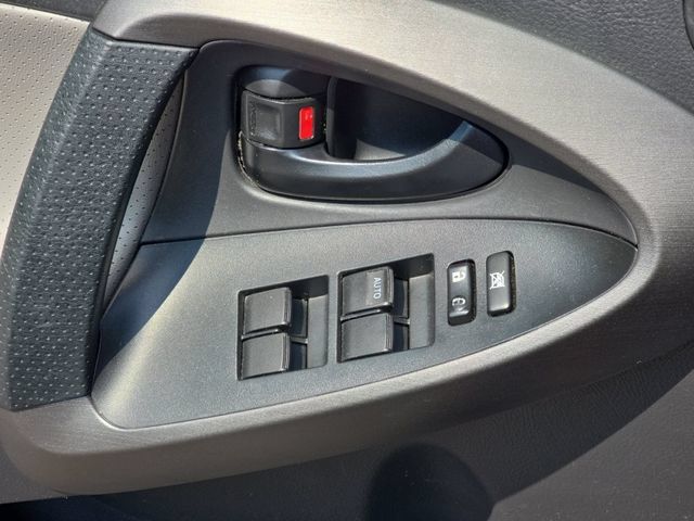 Used 2012 Toyota RAV4 Limited w/ Navigation Value Pkg AWD/4WD image 24