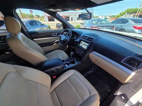 Used 2017 Ford Explorer XLT w/ Equipment Group 202A FWD image 20