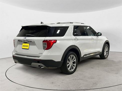 Certified 2024 Ford Explorer Limited image 5
