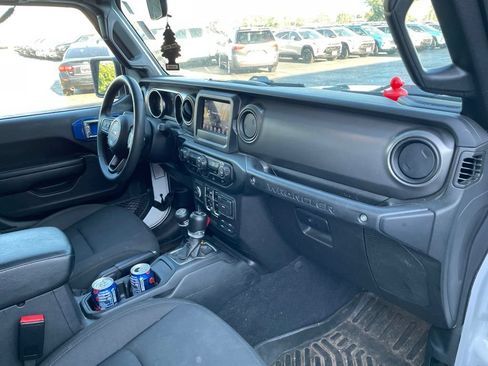 Used 2023 Jeep Wrangler Unlimited AWD/4WD image 11