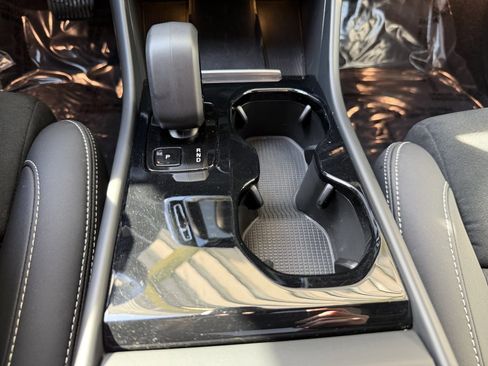 Used 2024 Volvo C40 P8 Recharge Ultimate w/ Protection Package Premier image 24