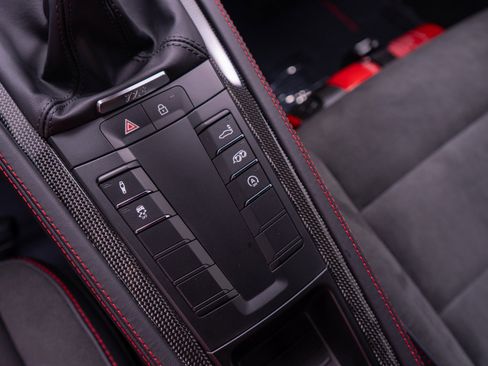 Used 2025 Porsche 718 Cayman GTS image 31