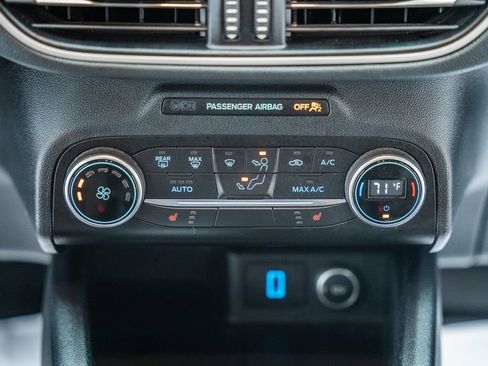 Used 2020 Ford Escape SE image 21