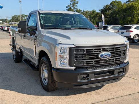 Used 2025 Ford F350 XL w/ 360-Degree Camera Package RWD image 5