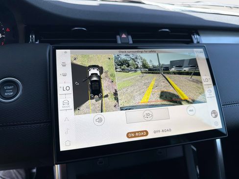 New 2026 Land Rover Discovery Sport Landmark AWD/4WD image 22
