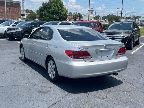 Used 2005 Lexus ES 330 w/ DVD Navigation System Pkg FWD image 8