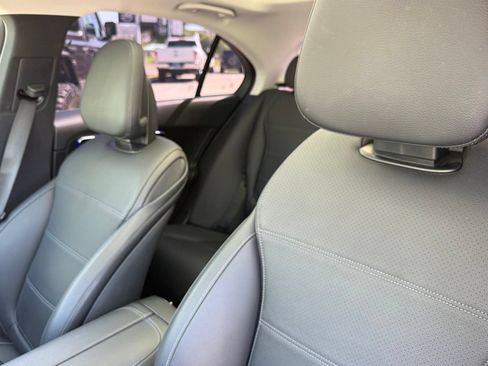 Used 2025 Mercedes-Benz C 300 Sedan image 26