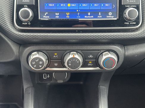 Used 2024 Nissan Kicks S image 29