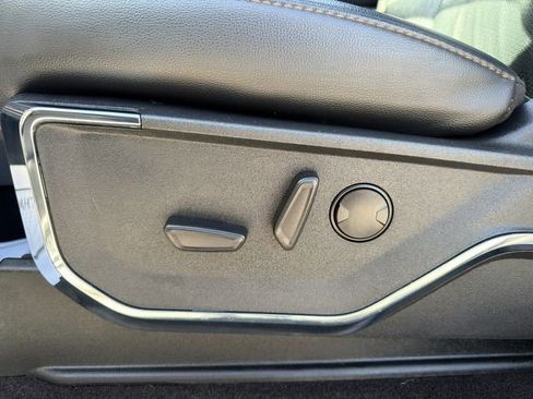 Used 2024 Ford F150 Lariat w/ FX4 Off-Road Package image 23