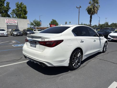 Used 2018 INFINITI Q50 Red Sport 400 w/ Sensory Package (Sport) RWD image 3