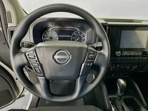 Used 2025 Nissan Frontier S RWD image 11