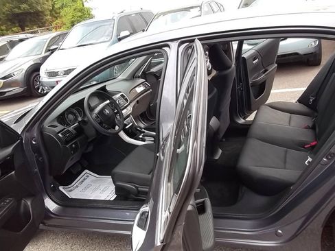Used 2016 Honda Accord LX image 4