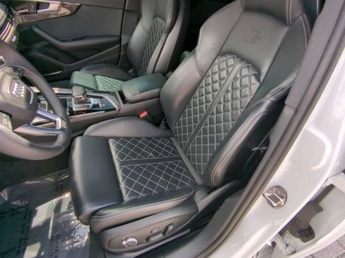 Used 2023 Audi S4 Premium Plus w/ Premium Plus Package AWD/4WD image 19