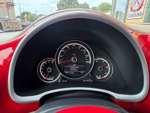 Used 2014 Volkswagen Beetle 2.5 FWD image 23