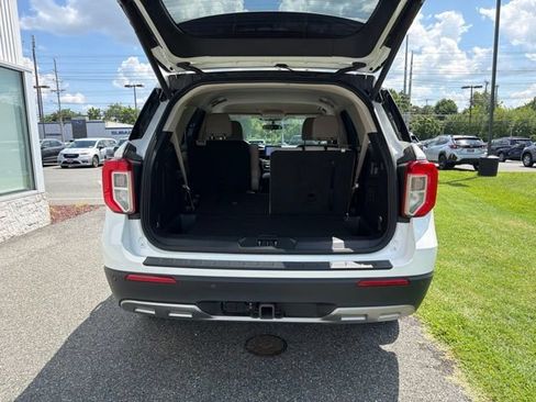 Used 2023 Ford Explorer XLT w/ Equipment Group 202A AWD/4WD image 8