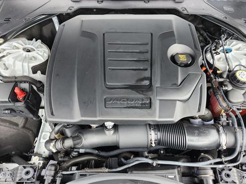 Certified 2021 Jaguar XF R-Dynamic SE image 7