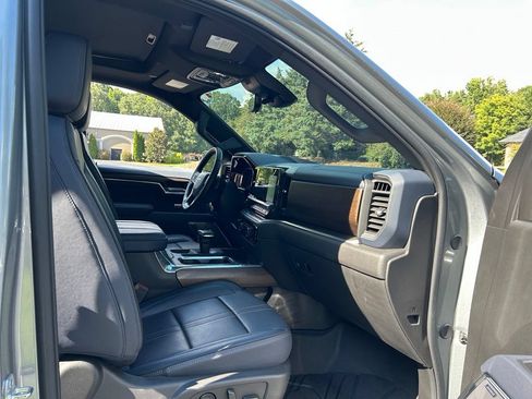 Used 2025 Chevrolet Silverado 1500 High Country w/ Technology Package RWD image 44