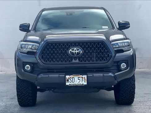 Used 2022 Toyota Tacoma Limited AWD/4WD image 6