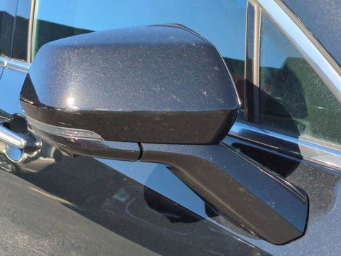 Used 2025 Cadillac XT4 Premium Luxury FWD image 13