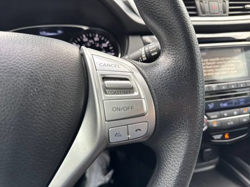 Used 2016 Nissan Rogue SV FWD image 86