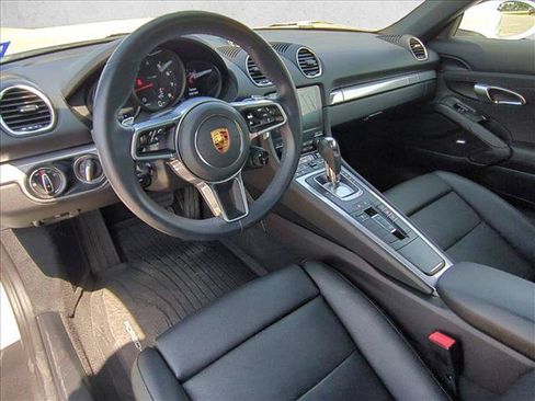 Used 2025 Porsche 718 Boxster RWD image 17