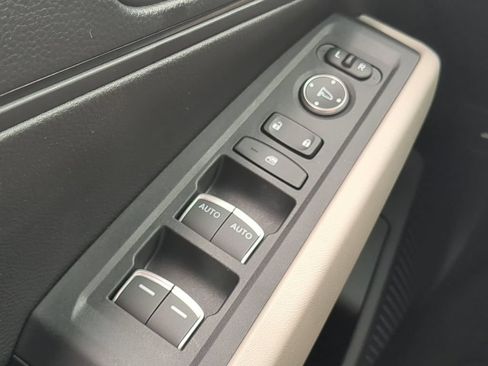 Certified 2025 Honda Accord LX image 19
