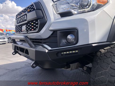 Used 2019 Toyota Tacoma TRD Off-Road image 29