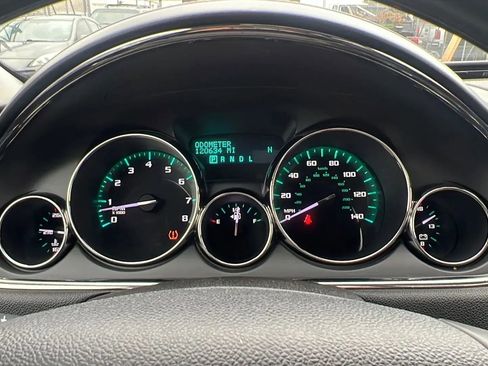 Used 2017 Buick Enclave Leather image 12