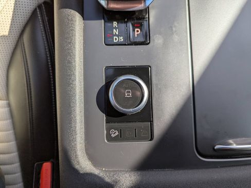Used 2022 Land Rover Discovery S R-Dynamic AWD/4WD image 25