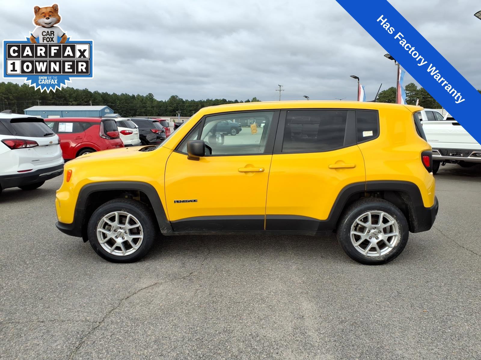 Used 2023 Jeep Renegade Latitude AWD/4WD image 2