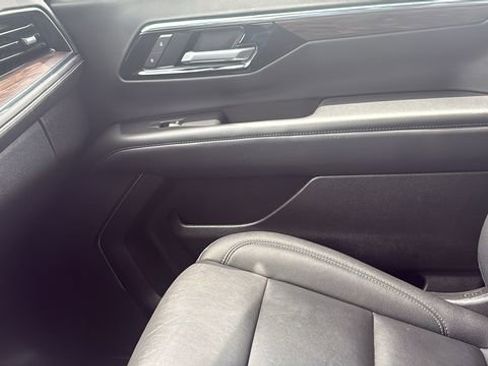 Used 2025 Chevrolet Tahoe Z71 AWD/4WD image 24