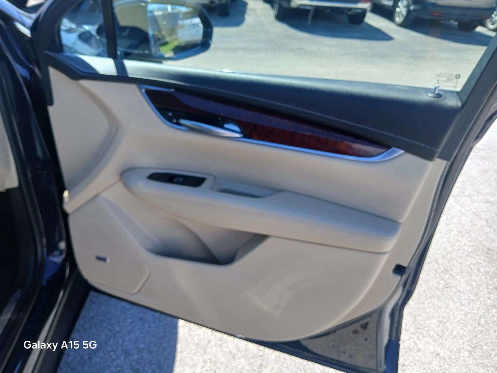 Used 2017 Cadillac XT5 Luxury w/ Driver Awareness Package AWD/4WD image 17