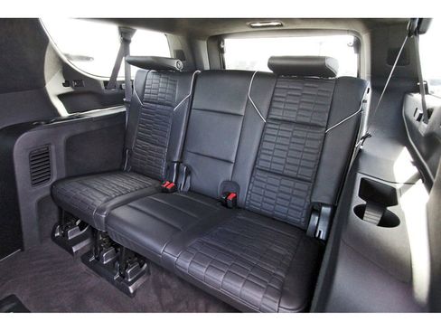 Used 2023 Cadillac Escalade ESV Sport Platinum image 13