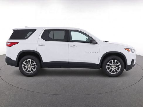Used 2020 Chevrolet Traverse LS FWD image 2