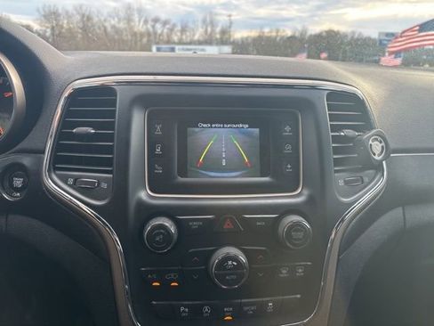 Used 2017 Jeep Grand Cherokee Laredo image 21