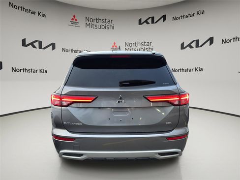 Used 2022 Mitsubishi Outlander SEL AWD/4WD image 4
