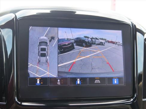 Used 2023 Chevrolet Traverse Premier FWD image 20