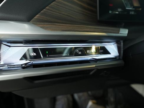 Used 2023 BMW 760i xDrive w/ Executive Package image 56