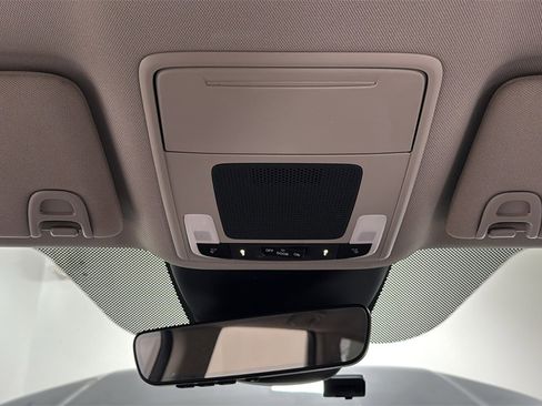 Used 2024 Honda Pilot EX-L image 11