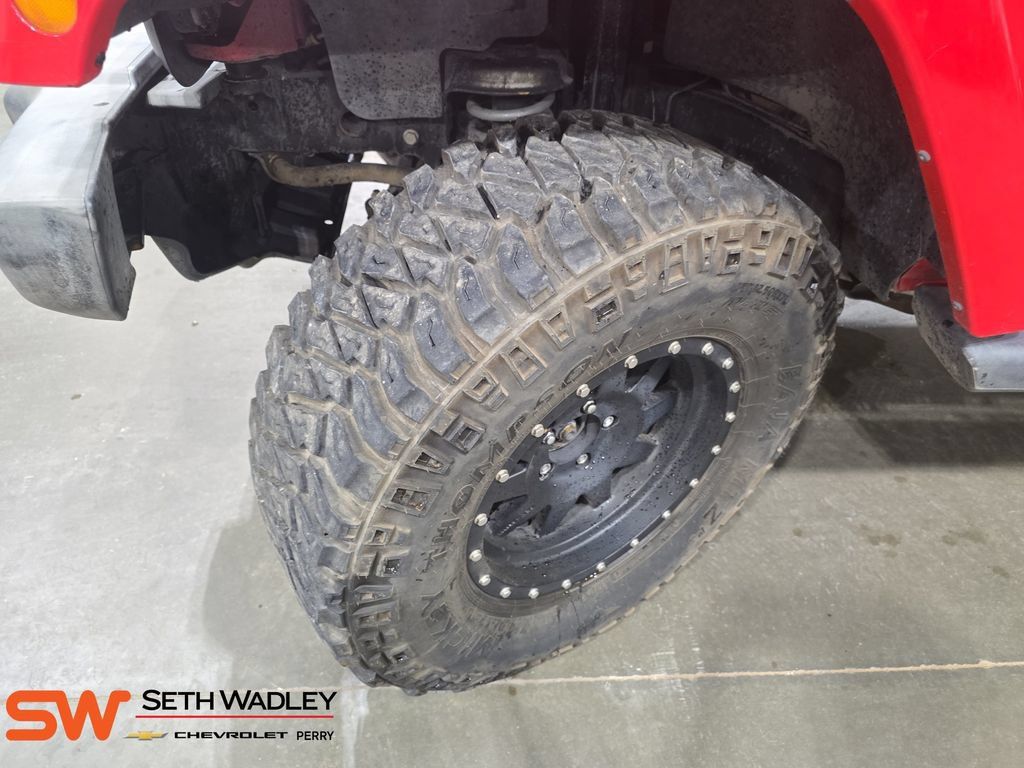 Used 2015 Jeep Wrangler Unlimited Sahara w/ Connectivity Group AWD/4WD image 31