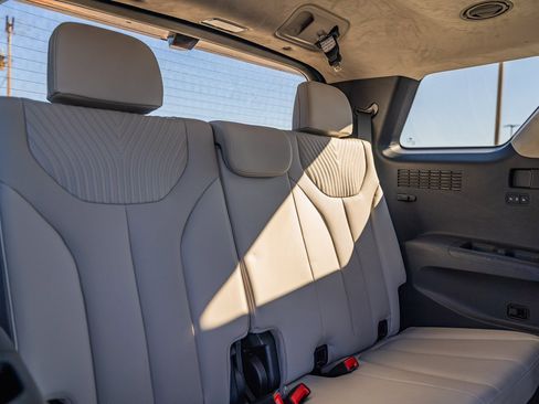 Used 2025 Hyundai Palisade Calligraphy image 25