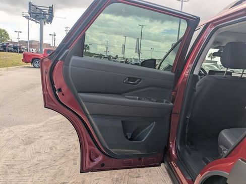 New 2026 Nissan Pathfinder SV w/ SV Premium Package FWD image 25