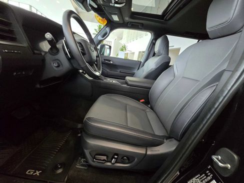 Used 2024 Lexus GX 550 w/ Cold Area Package AWD/4WD image 24